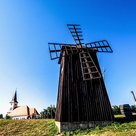 Penzion U Tri Ruzi Vrbice Bagian luar foto