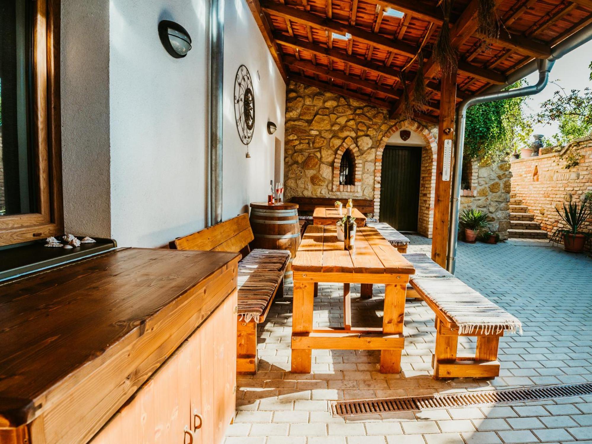 Penzion U Tri Ruzi Vrbice Bagian luar foto